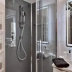 Luxueux 